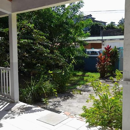 La Petite Maison, Spacieuse, Avec Jardin / Parking Sainte-Rose Eksteriør bilde